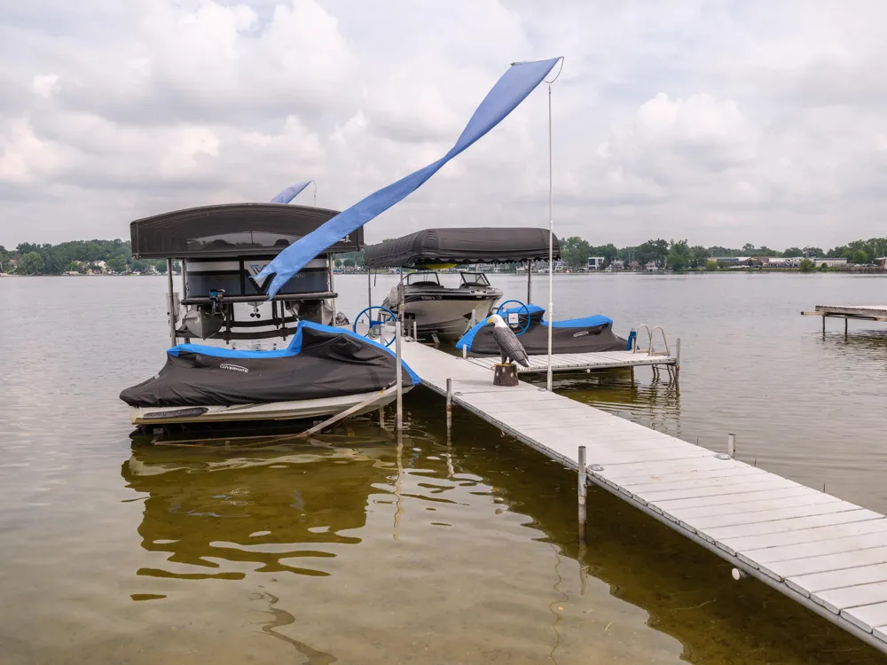 1821 Lakeview Drive Portage, MI 49002