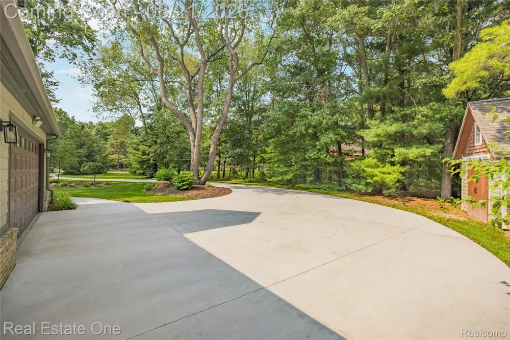11138 Pine Needle Drive Brighton City, MI 48114