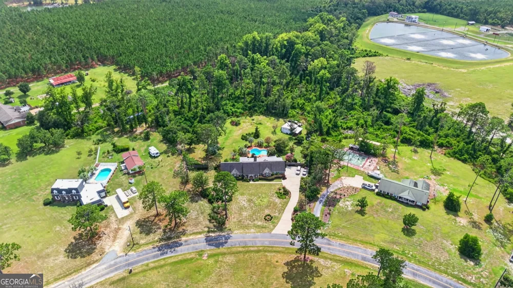 194 Forest AVE Baxley, GA 31513