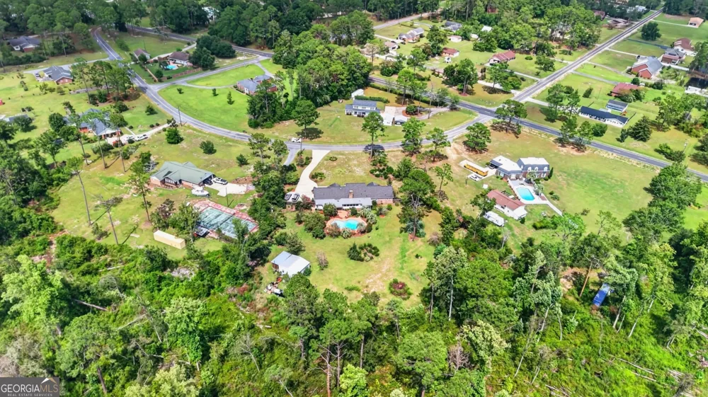 194 Forest AVE Baxley, GA 31513