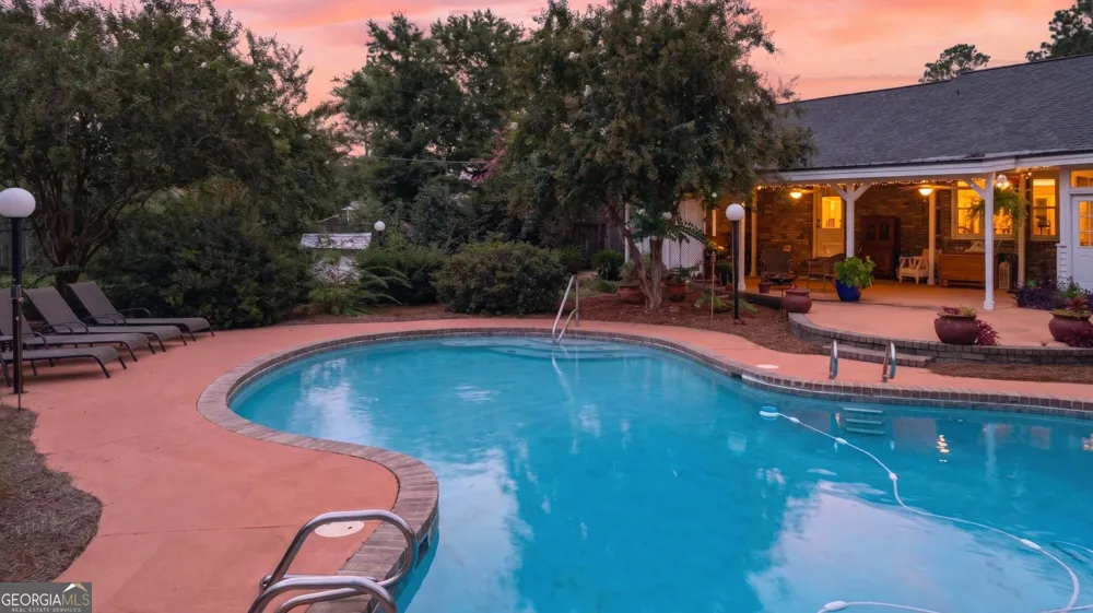 194 Forest AVE Baxley, GA 31513