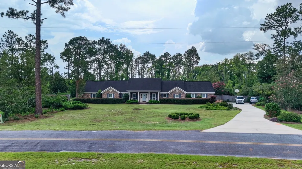 194 Forest AVE Baxley, GA 31513