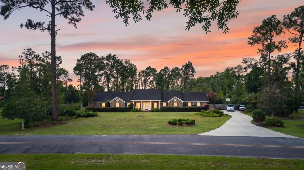 194 Forest AVE Baxley, GA 31513