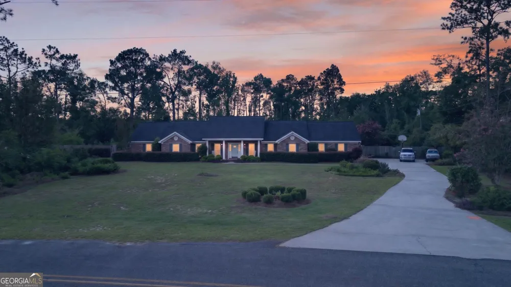 194 Forest AVE Baxley, GA 31513