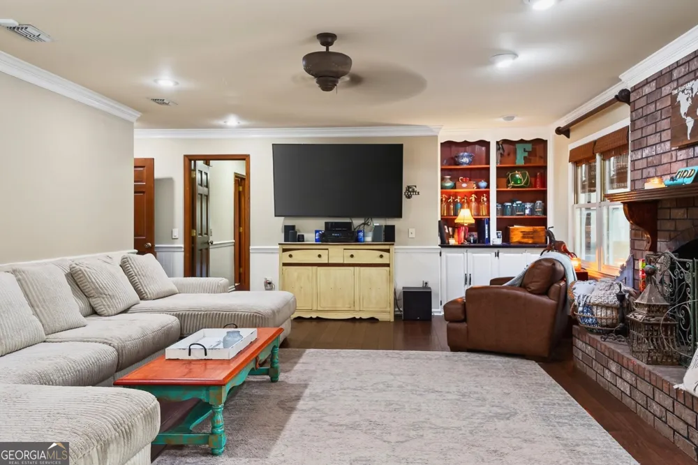194 Forest AVE Baxley, GA 31513
