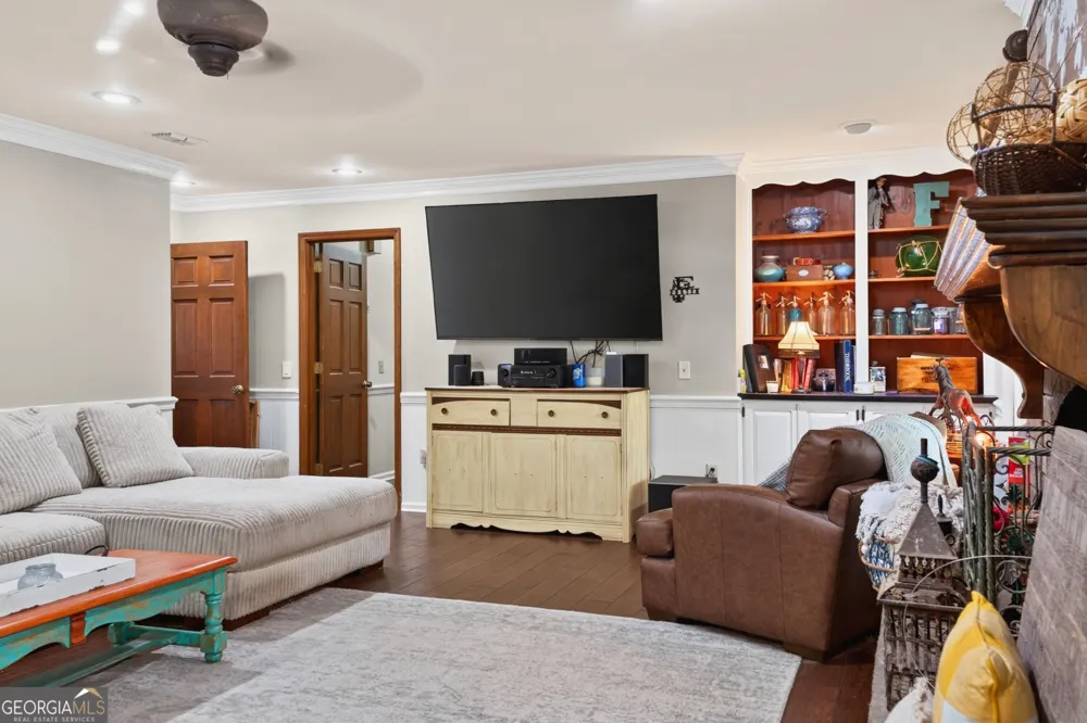194 Forest AVE Baxley, GA 31513