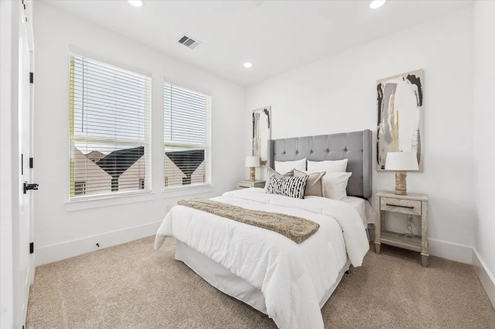 5621 Azores Houston, TX 77091