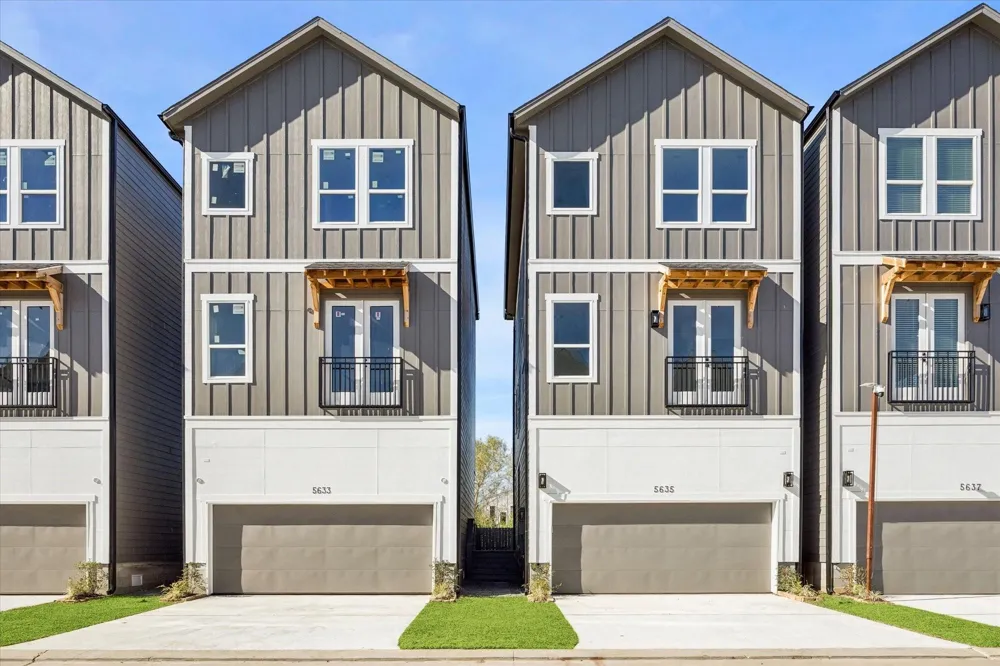 5621 Azores Houston, TX 77091