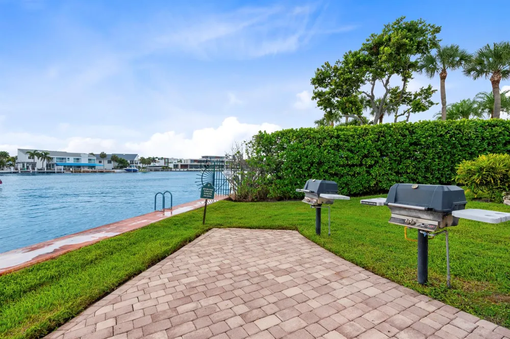859 Jeffery Street #312 Boca Raton, FL 33487