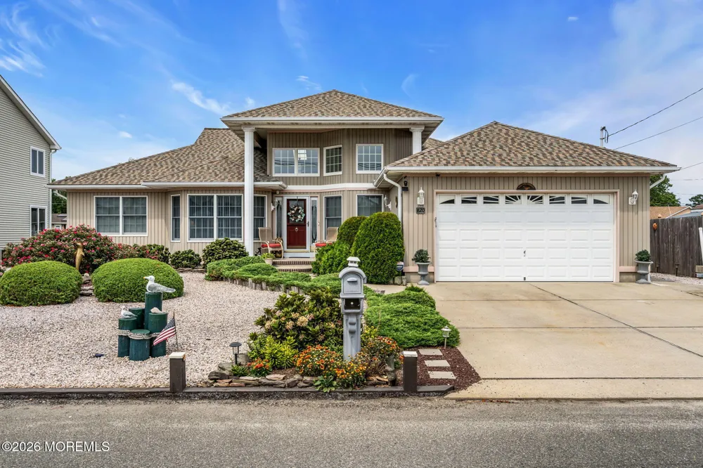 820 Bowsprit Point Lanoka Harbor, NJ 08734