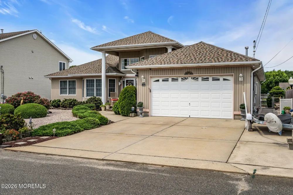 820 Bowsprit Point Lanoka Harbor, NJ 08734