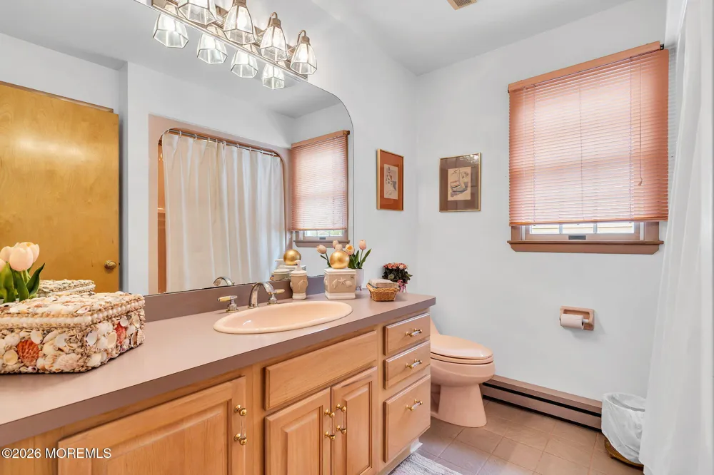 820 Bowsprit Point Lanoka Harbor, NJ 08734