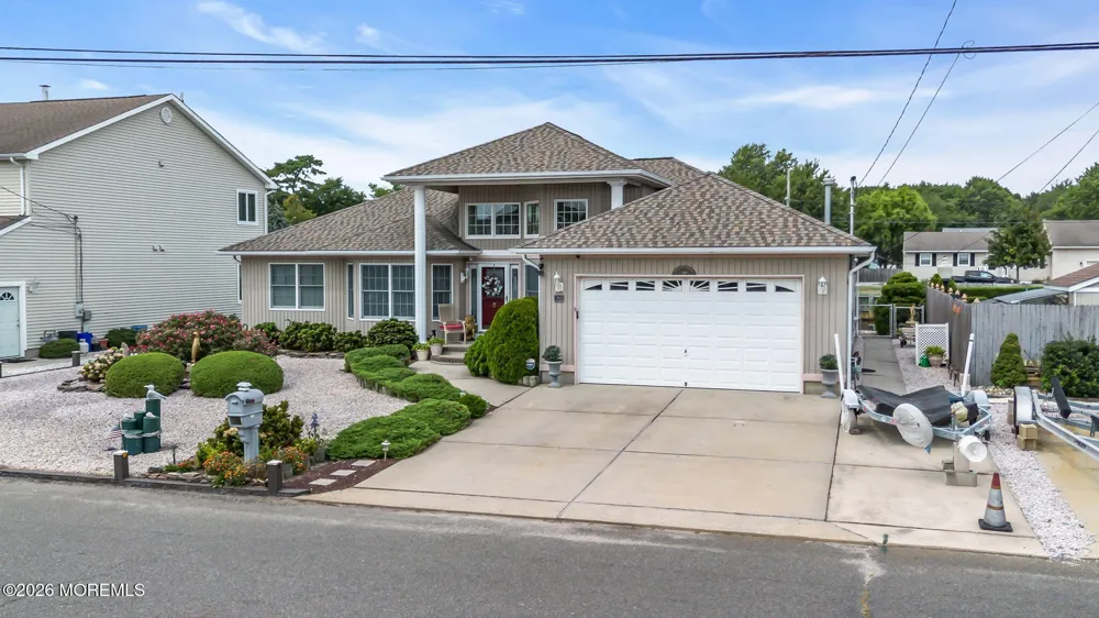 820 Bowsprit Point Lanoka Harbor, NJ 08734