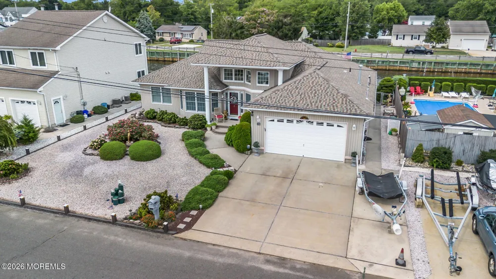 820 Bowsprit Point Lanoka Harbor, NJ 08734