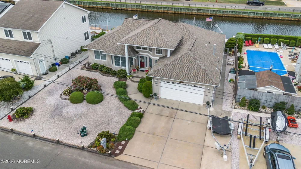 820 Bowsprit Point Lanoka Harbor, NJ 08734