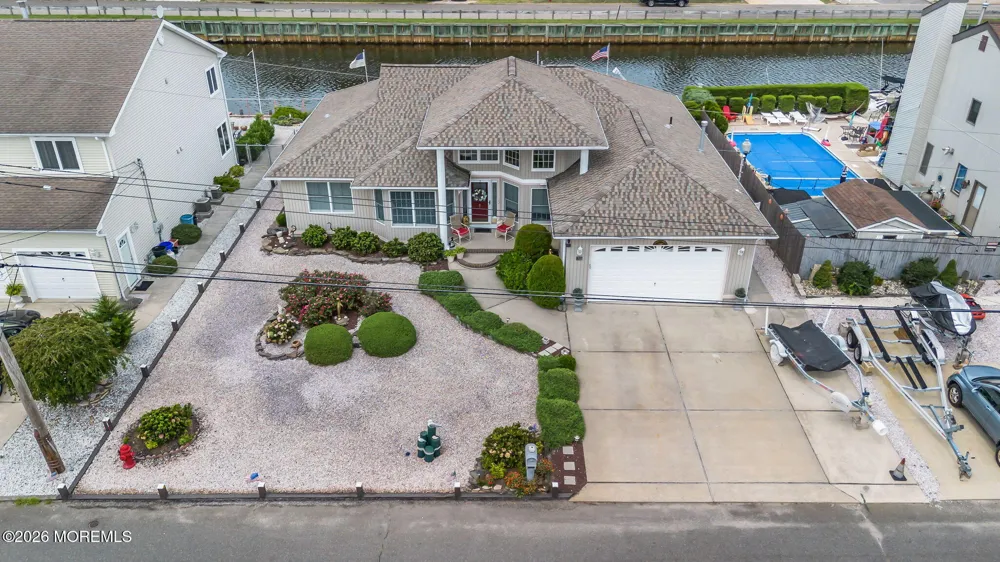 820 Bowsprit Point Lanoka Harbor, NJ 08734