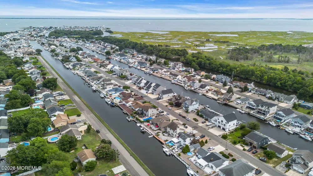 820 Bowsprit Point Lanoka Harbor, NJ 08734