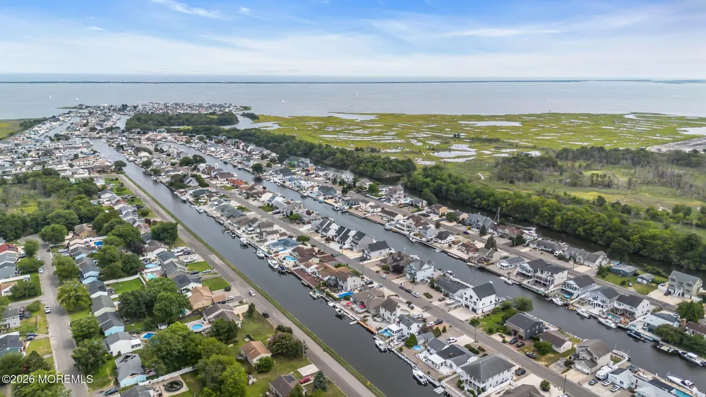 820 Bowsprit Point Lanoka Harbor, NJ 08734