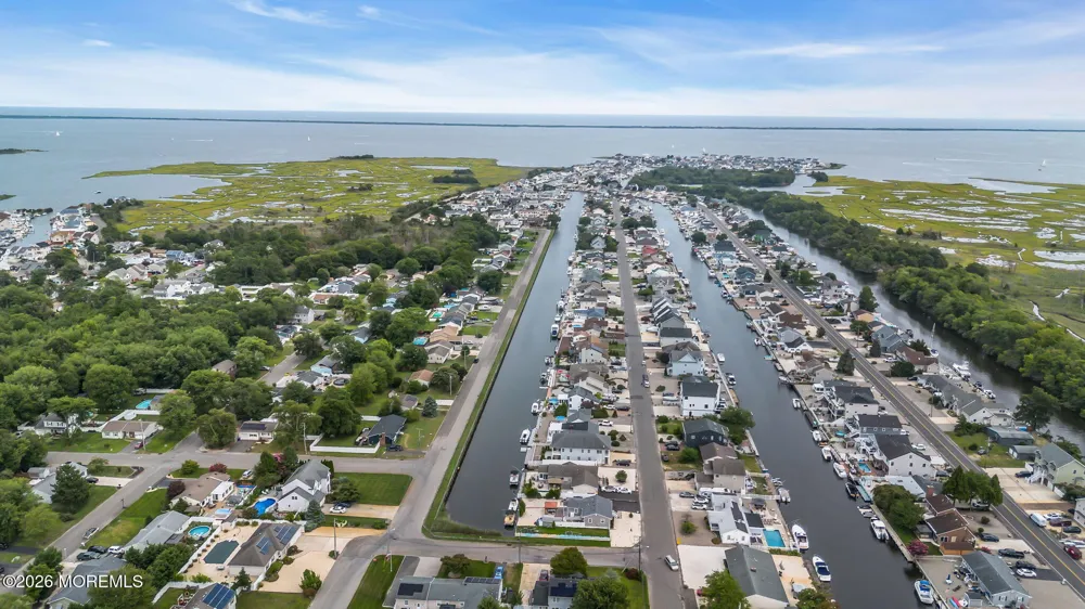 820 Bowsprit Point Lanoka Harbor, NJ 08734