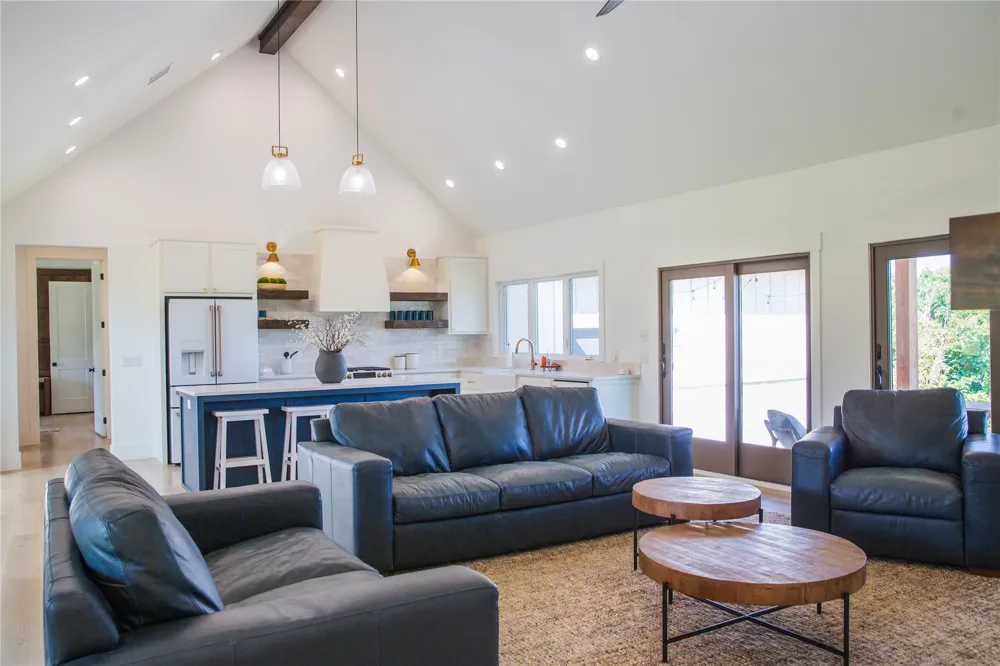 288 Channel Road Canadian, OK 74425