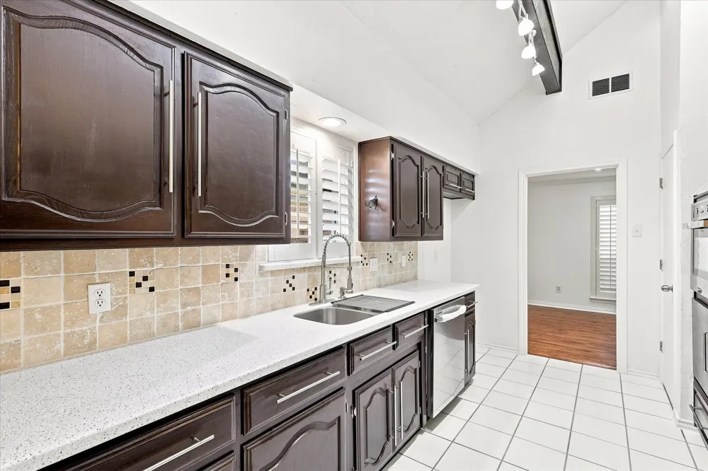 8721 Flint Falls Drive Dallas, TX 75243