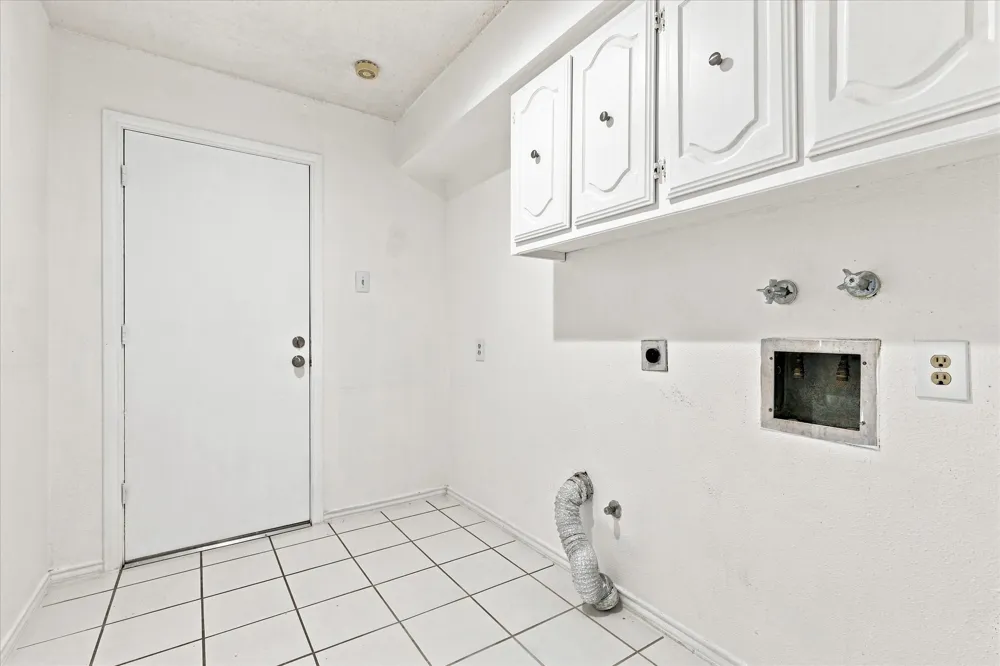8721 Flint Falls Drive Dallas, TX 75243