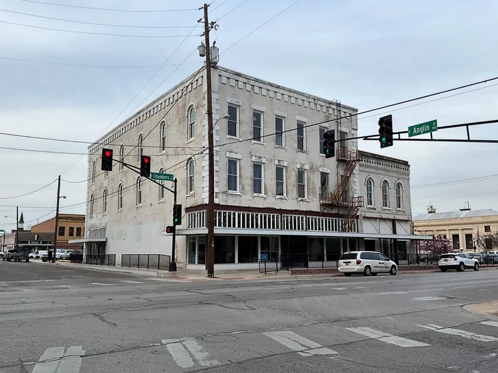 201 Chambers Street #202 Cleburne, TX 76031
