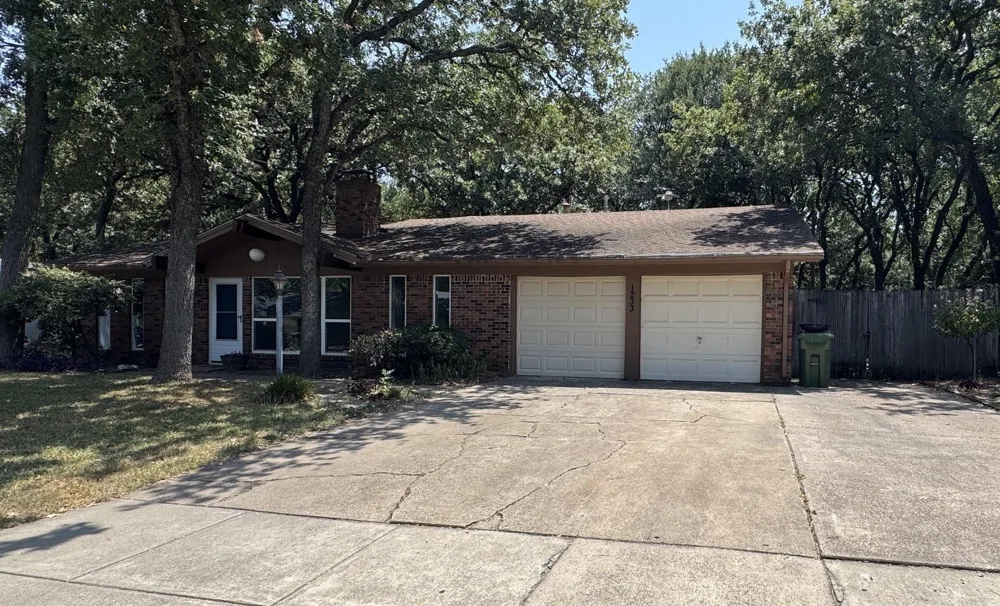 1233 Kathryn Street Hurst, TX 76053