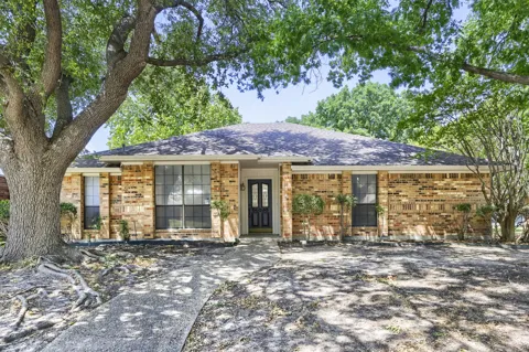 734 Swallow Drive