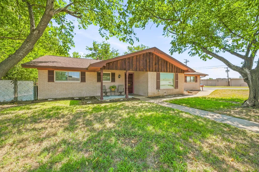 409 Charlotte Stephenville, TX 76401