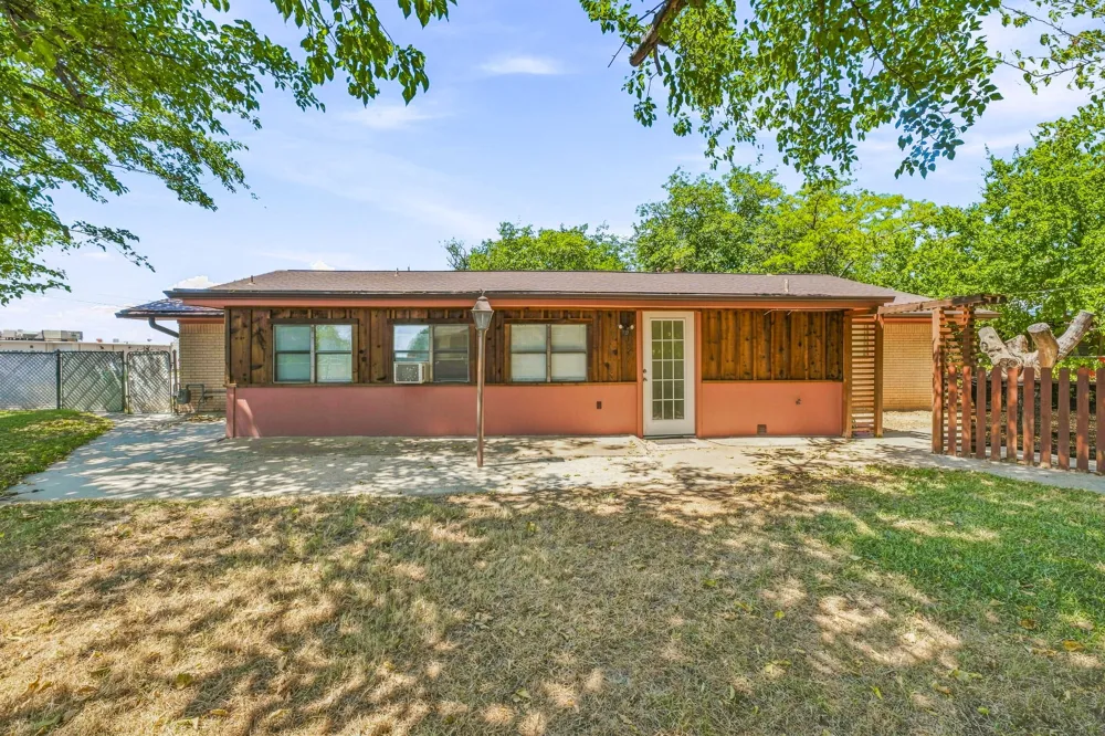 409 Charlotte Stephenville, TX 76401