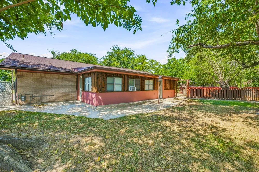 409 Charlotte Stephenville, TX 76401