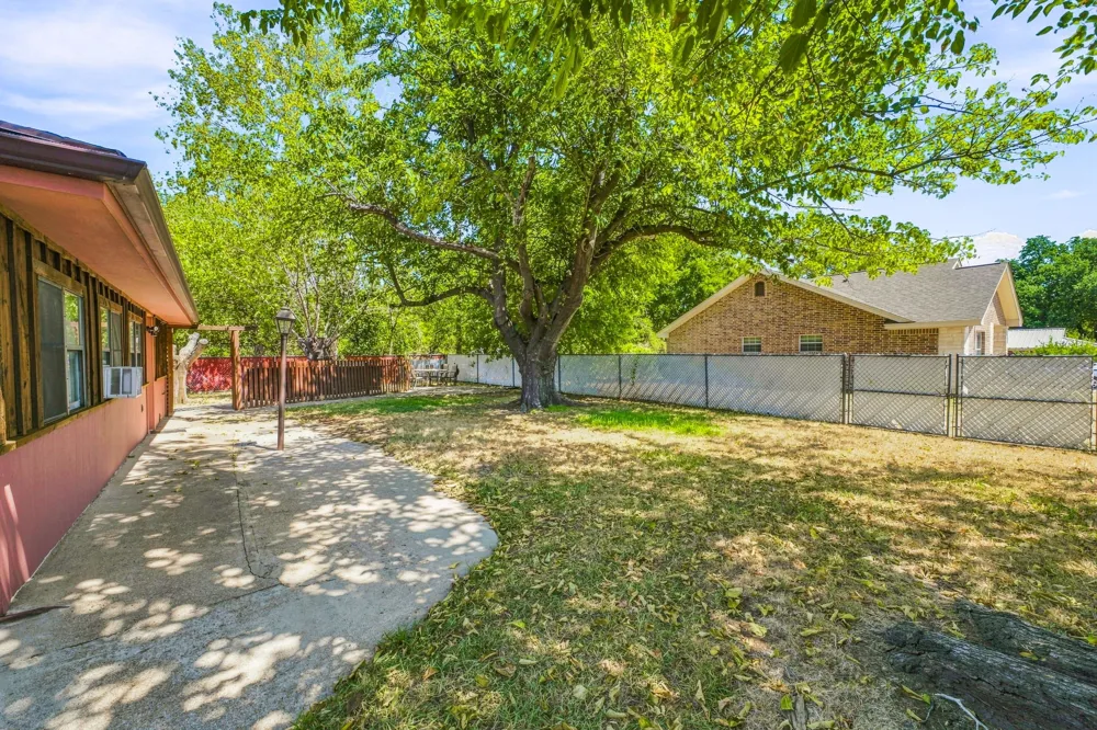 409 Charlotte Stephenville, TX 76401