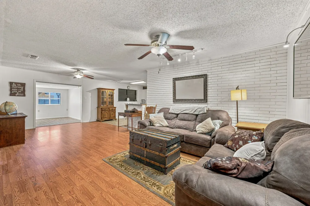409 Charlotte Stephenville, TX 76401