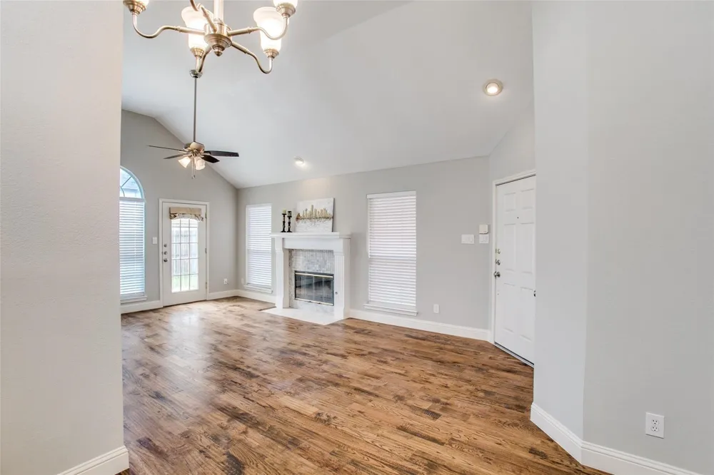 2103 Amherst Drive Lewisville, TX 75067