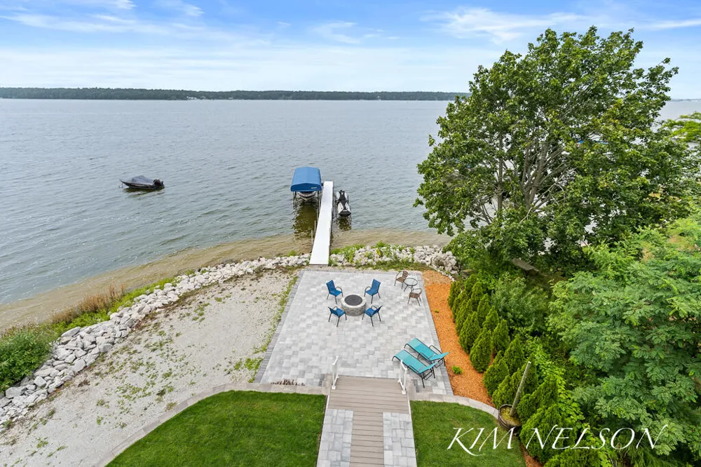 5768 South Shore Drive Whitehall, MI 49461