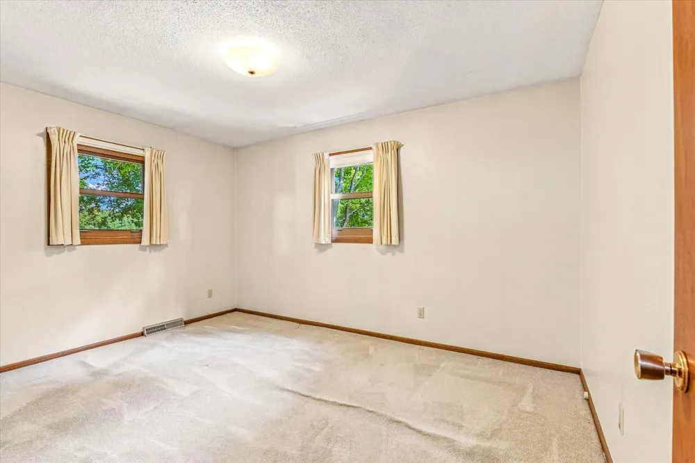 6370 County Road 5 NW Isanti, MN 55040