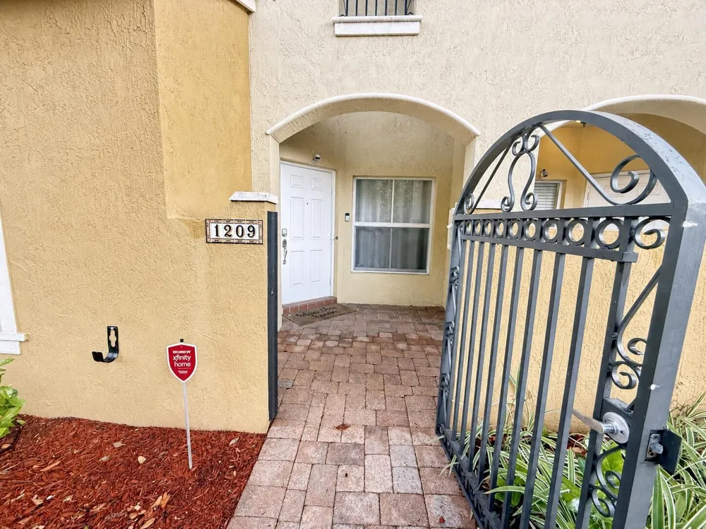 2851 W PROSPECT ROAD #1209 Tamarac, FL 33309