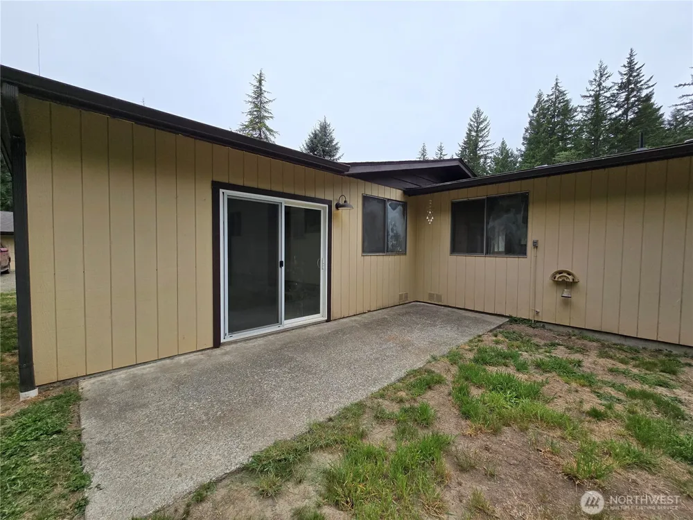 162 South Bank Road Elma, WA 98541