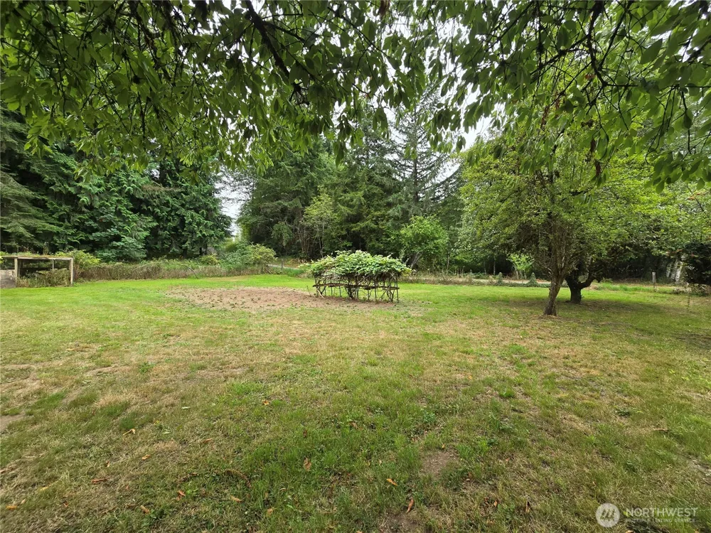 162 South Bank Road Elma, WA 98541