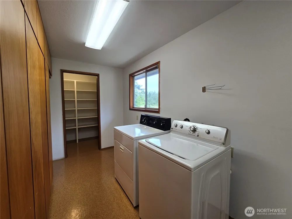 162 South Bank Road Elma, WA 98541