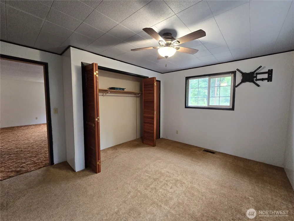 162 South Bank Road Elma, WA 98541
