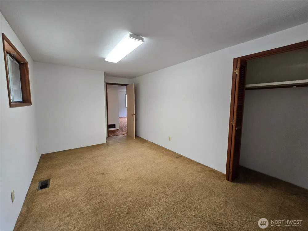 162 South Bank Road Elma, WA 98541