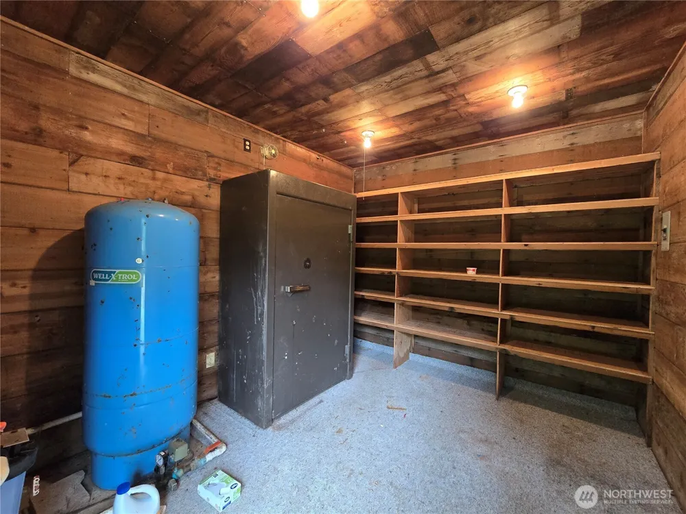 162 South Bank Road Elma, WA 98541