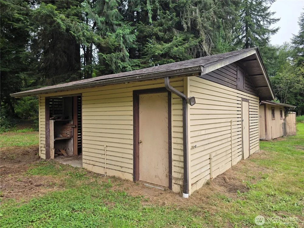 162 South Bank Road Elma, WA 98541