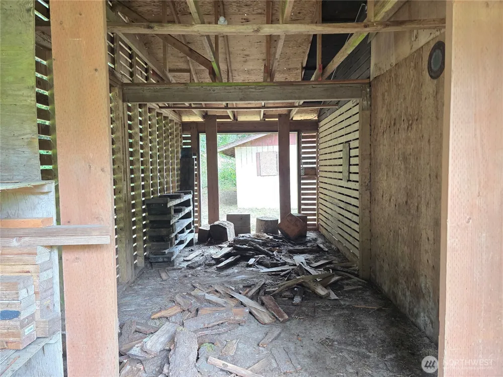 162 South Bank Road Elma, WA 98541