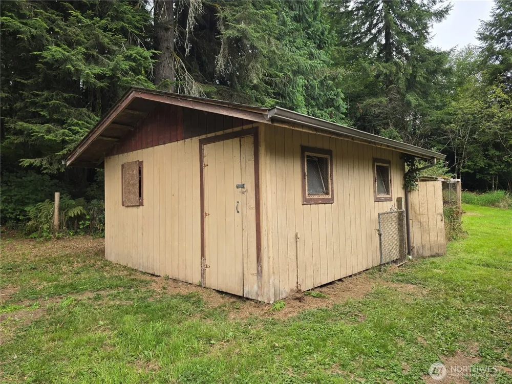 162 South Bank Road Elma, WA 98541