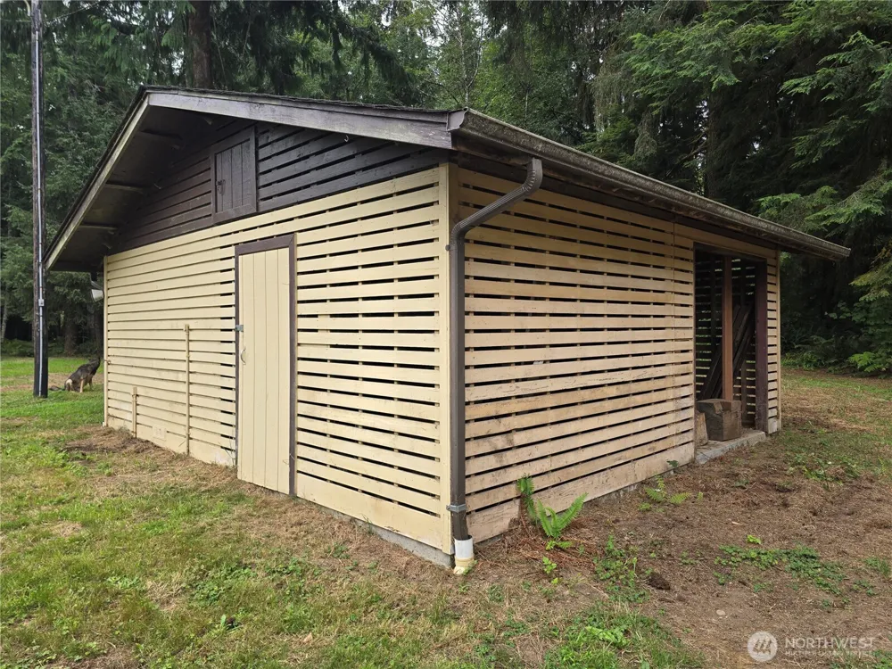 162 South Bank Road Elma, WA 98541