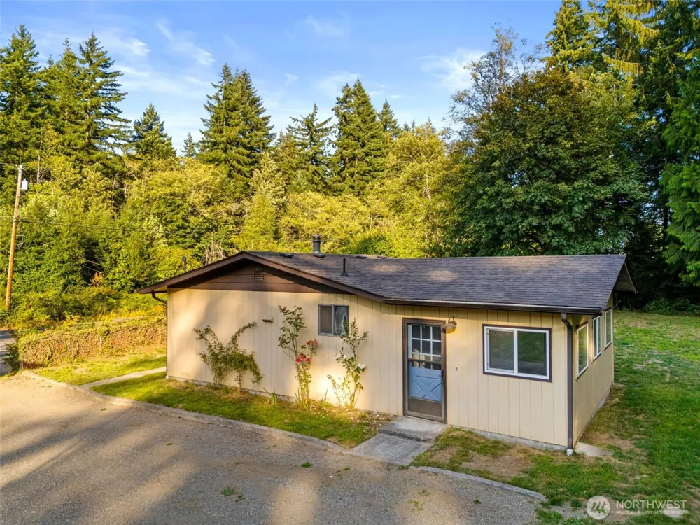 162 South Bank Road Elma, WA 98541