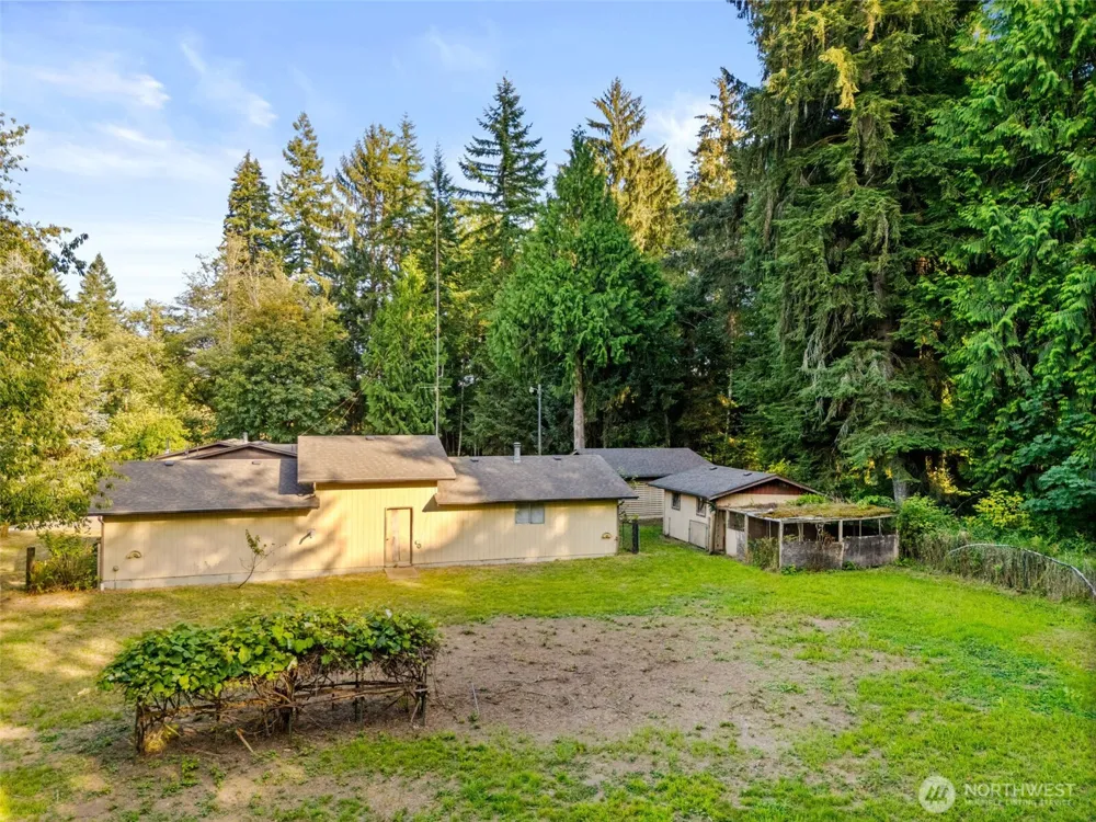 162 South Bank Road Elma, WA 98541